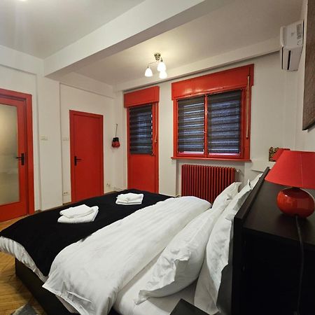 Alt Studio Apartment Bukares Bagian luar foto