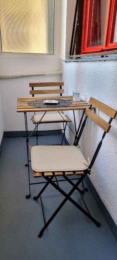 Alt Studio Apartment Bukares Bagian luar foto