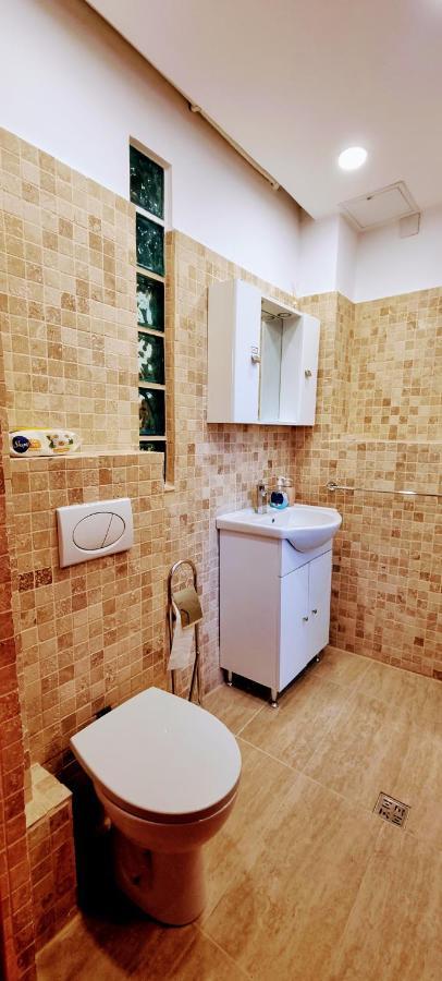 Alt Studio Apartment Bukares Bagian luar foto