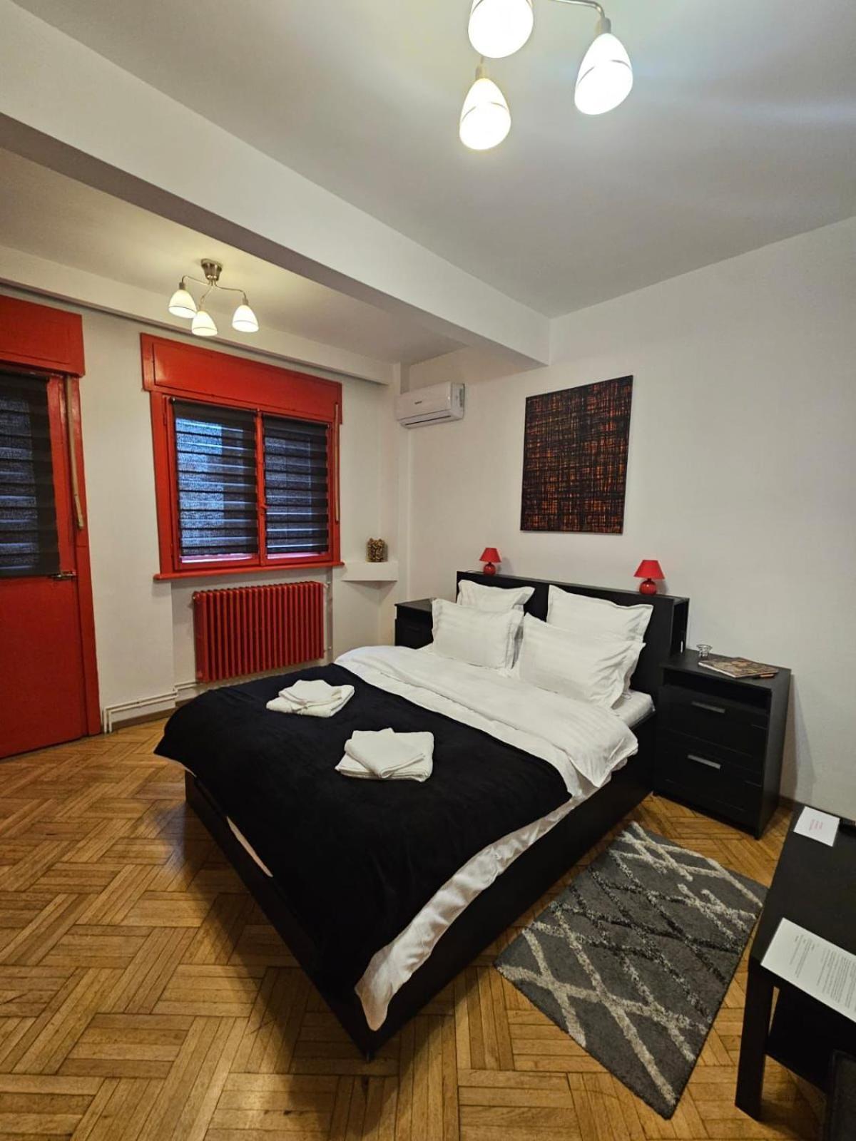 Alt Studio Apartment Bukares Bagian luar foto