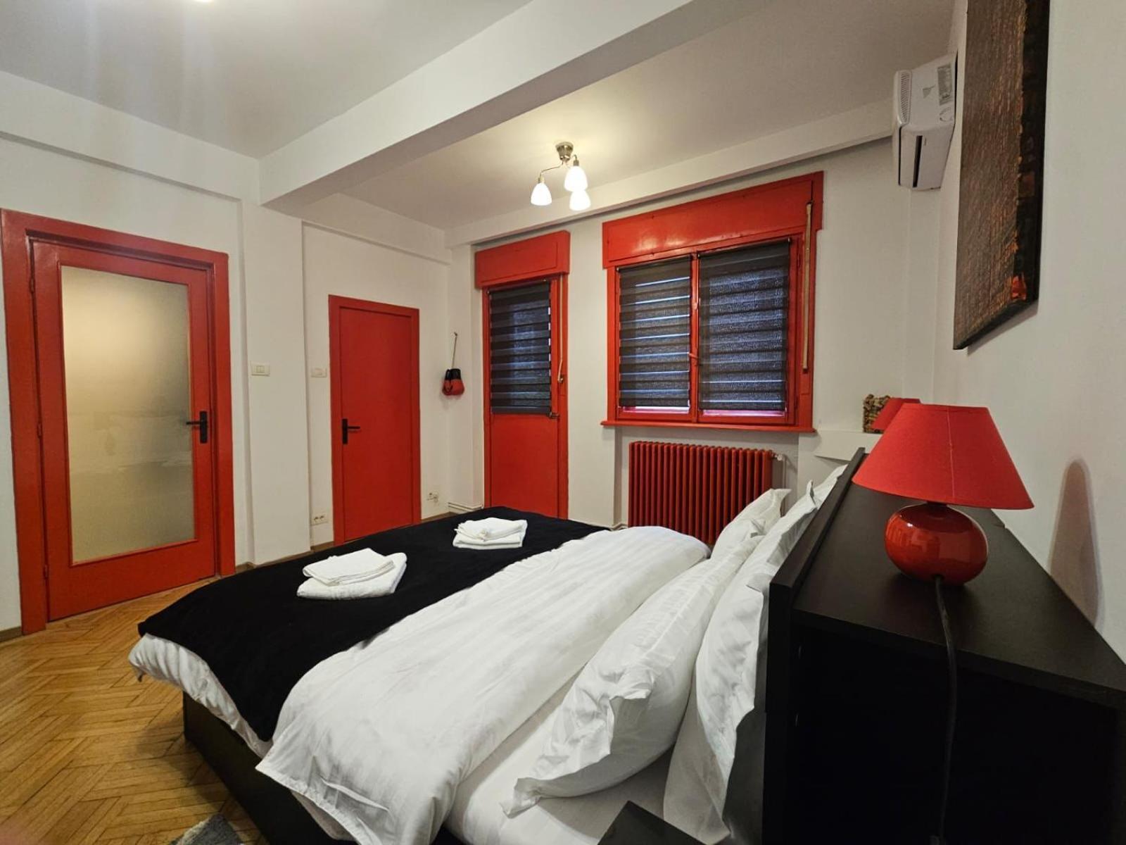 Alt Studio Apartment Bukares Bagian luar foto