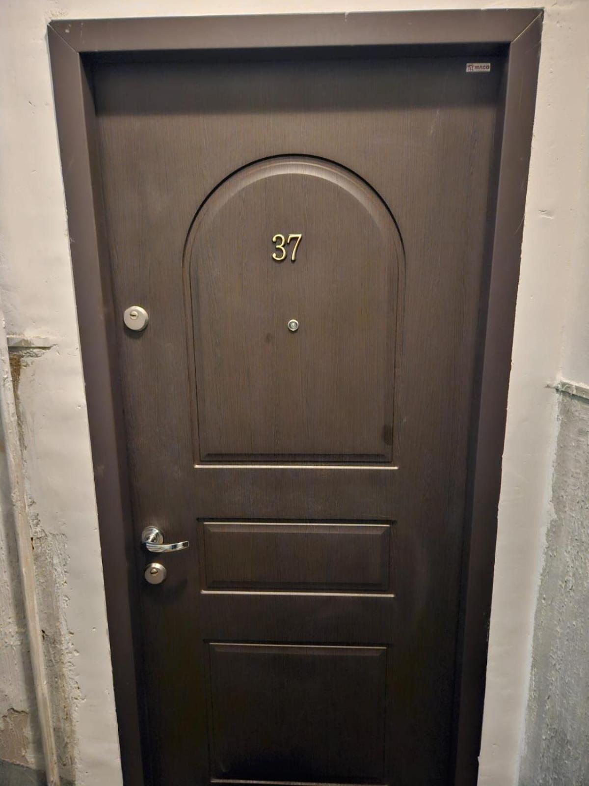 Alt Studio Apartment Bukares Bagian luar foto