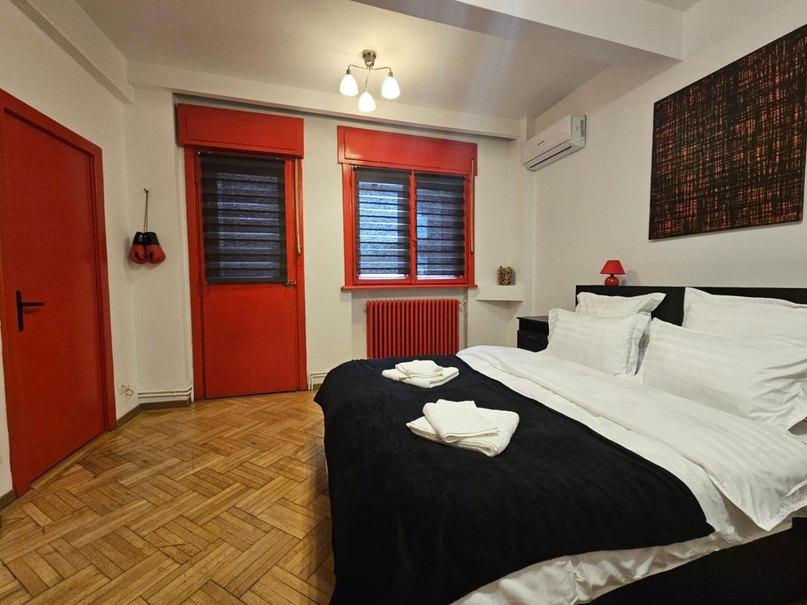 Alt Studio Apartment Bukares Bagian luar foto