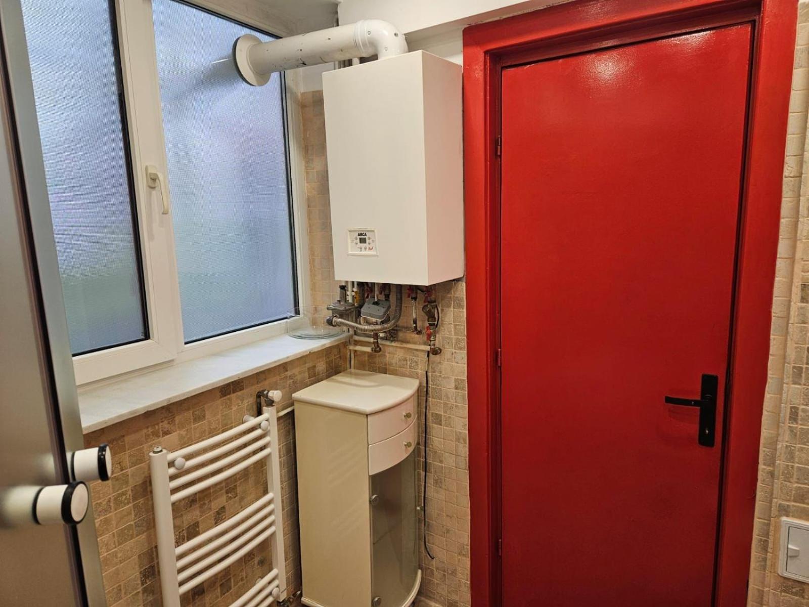 Alt Studio Apartment Bukares Bagian luar foto