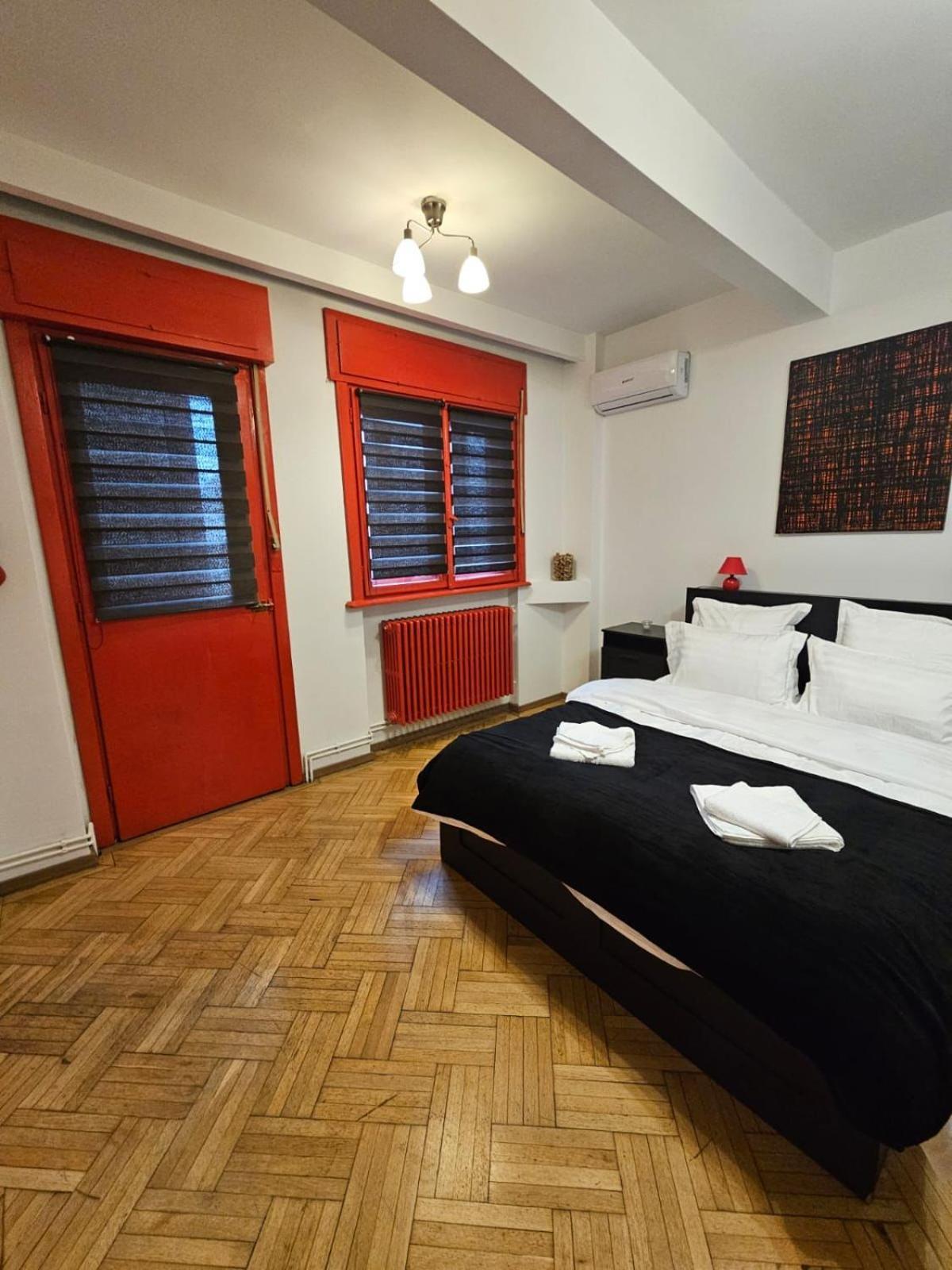 Alt Studio Apartment Bukares Bagian luar foto
